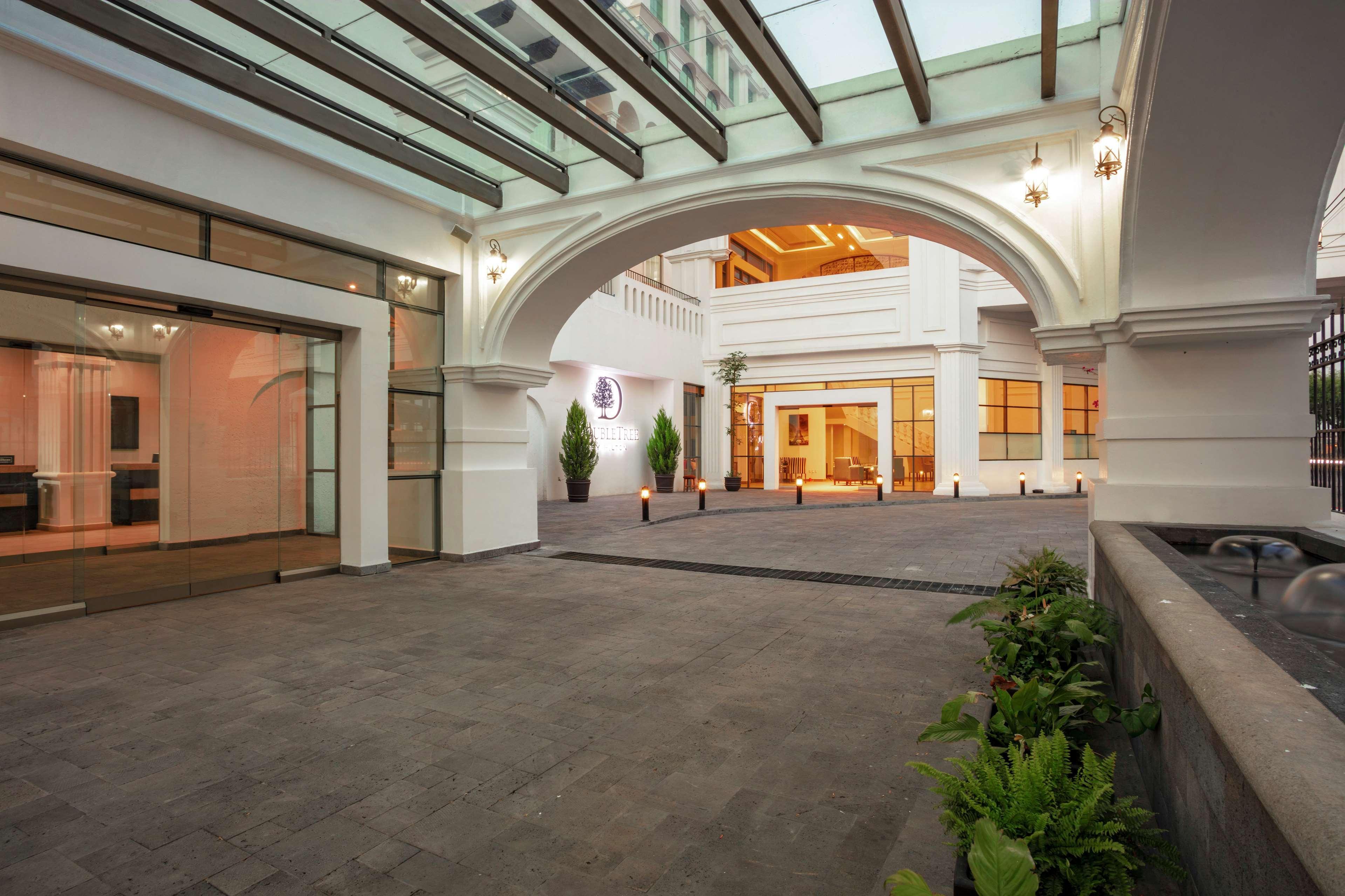 Hotel Doubletree By Hilton Toluca Esterno foto