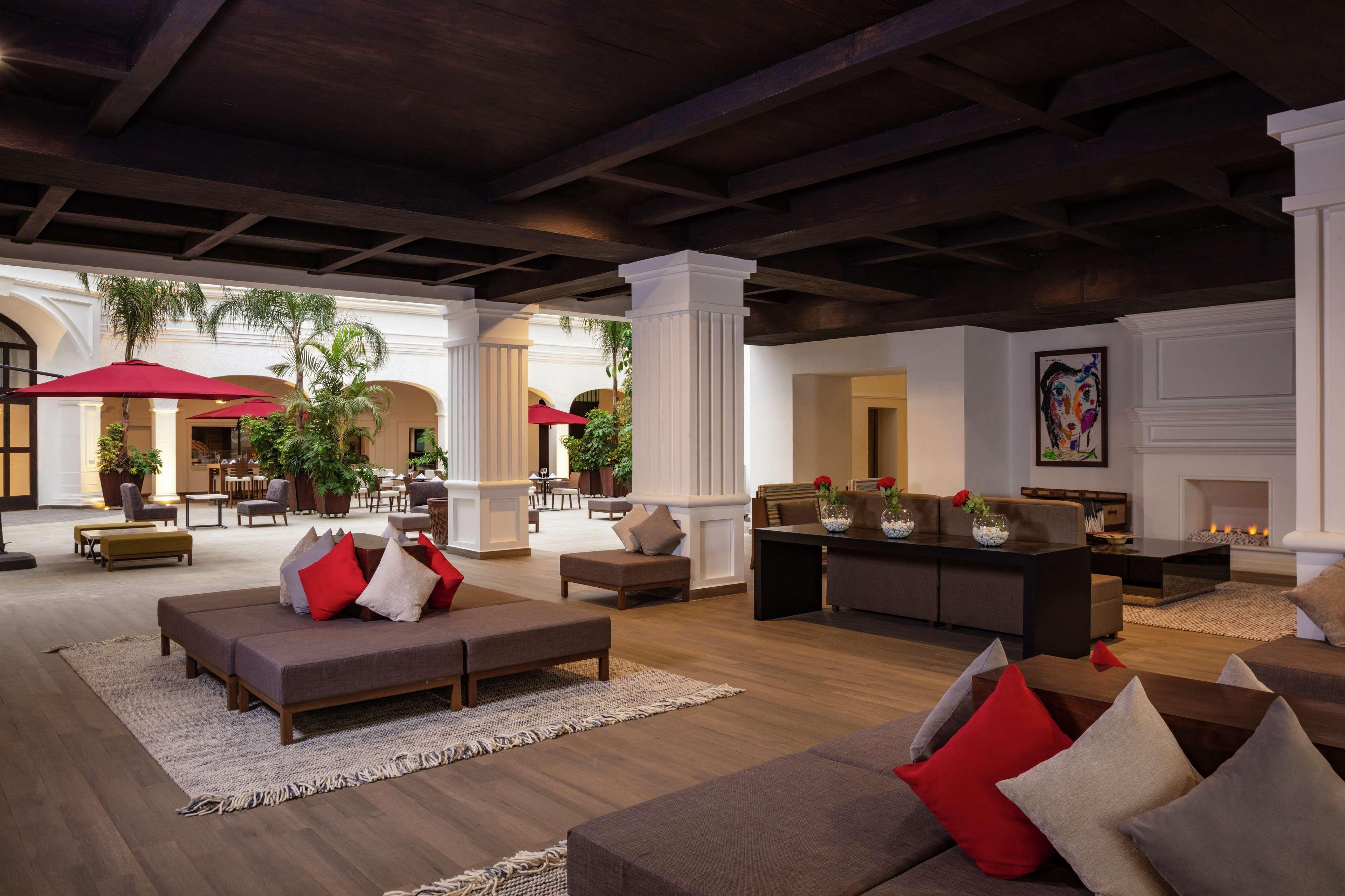 Hotel Doubletree By Hilton Toluca Esterno foto