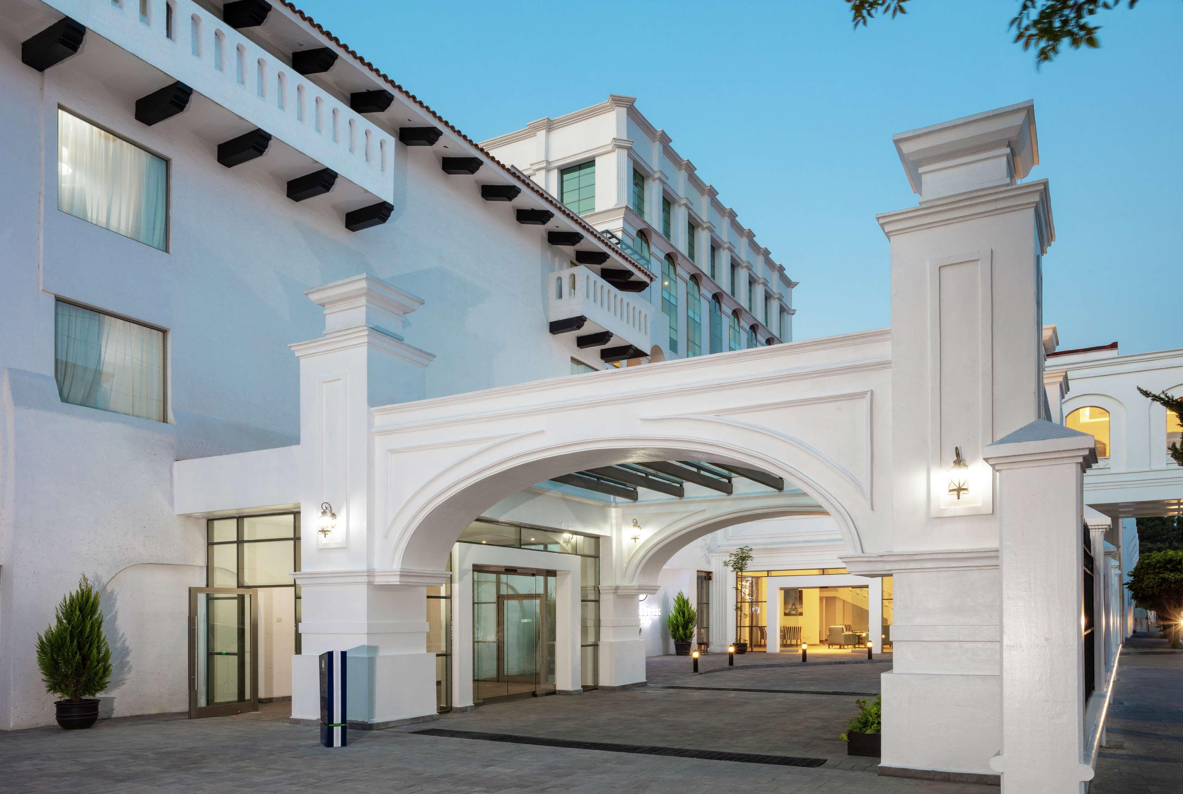 Hotel Doubletree By Hilton Toluca Esterno foto