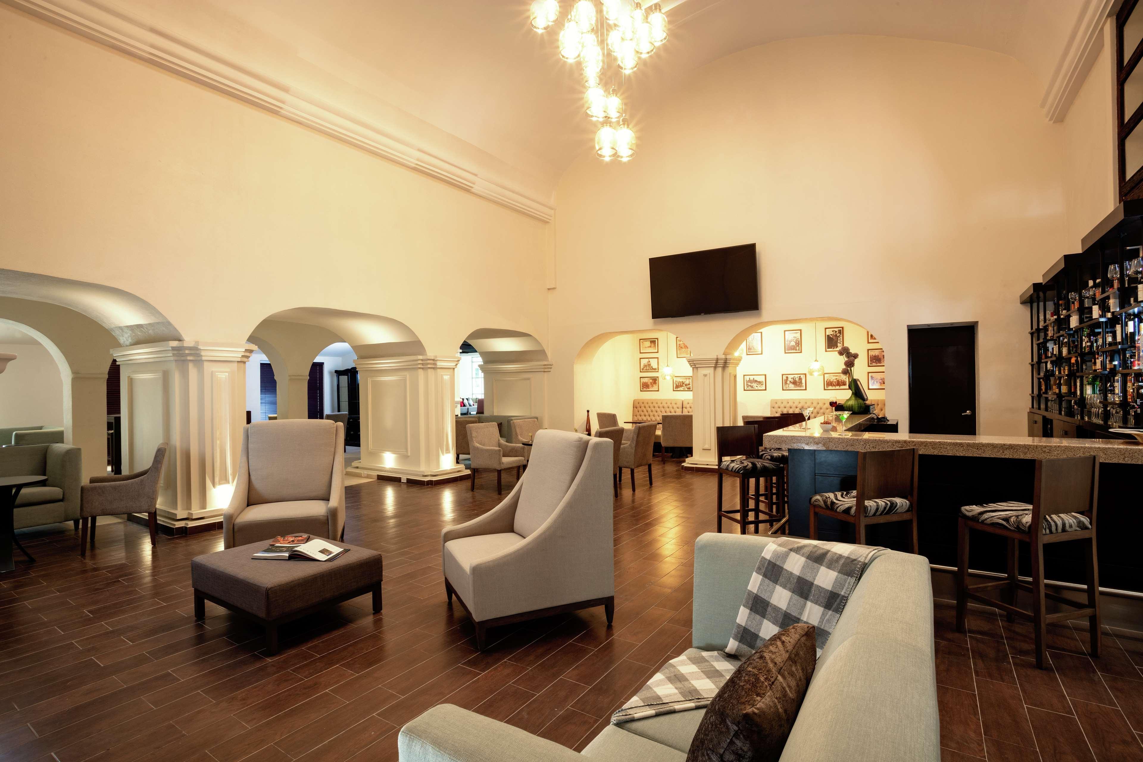 Hotel Doubletree By Hilton Toluca Esterno foto