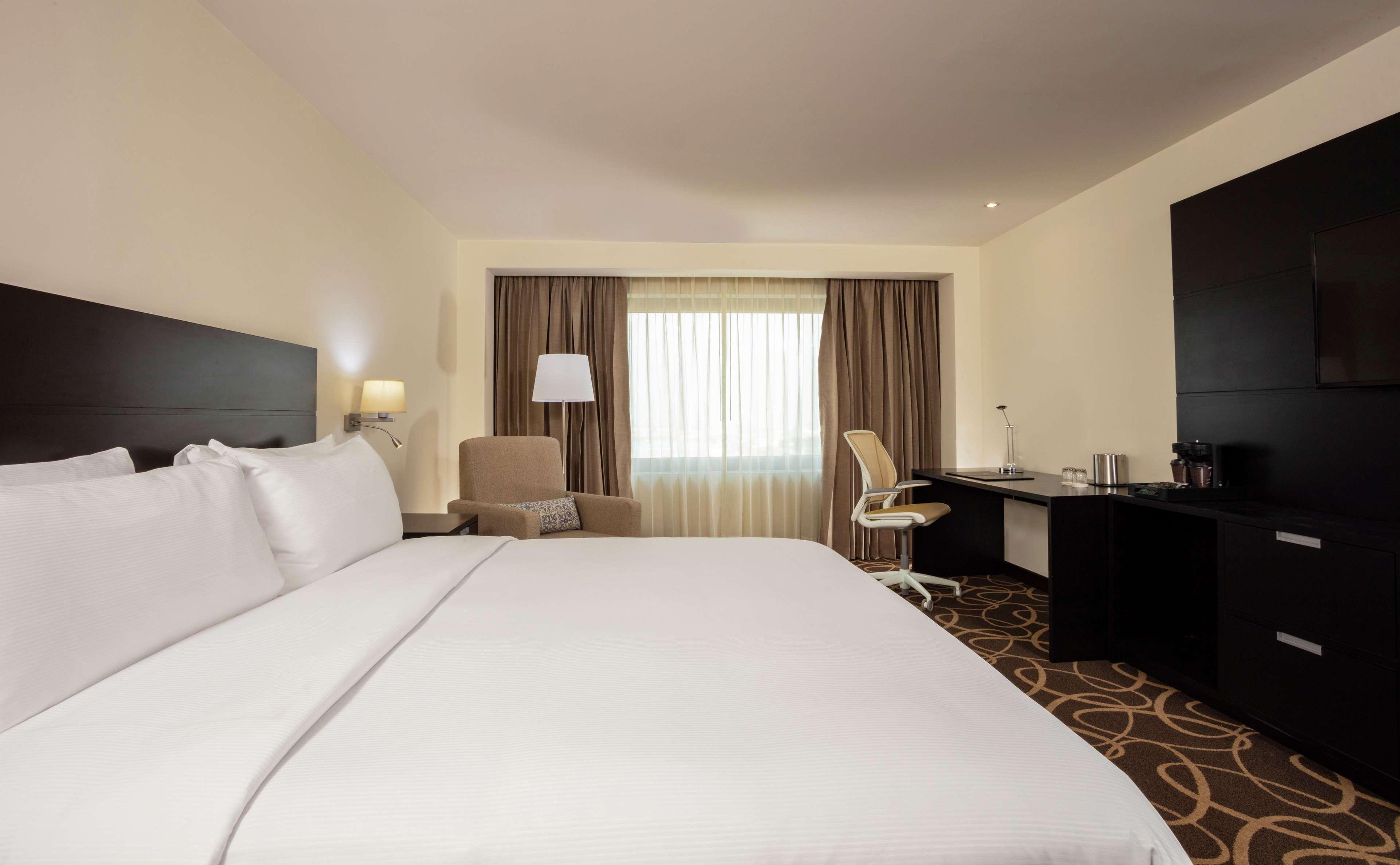 Hotel Doubletree By Hilton Toluca Esterno foto