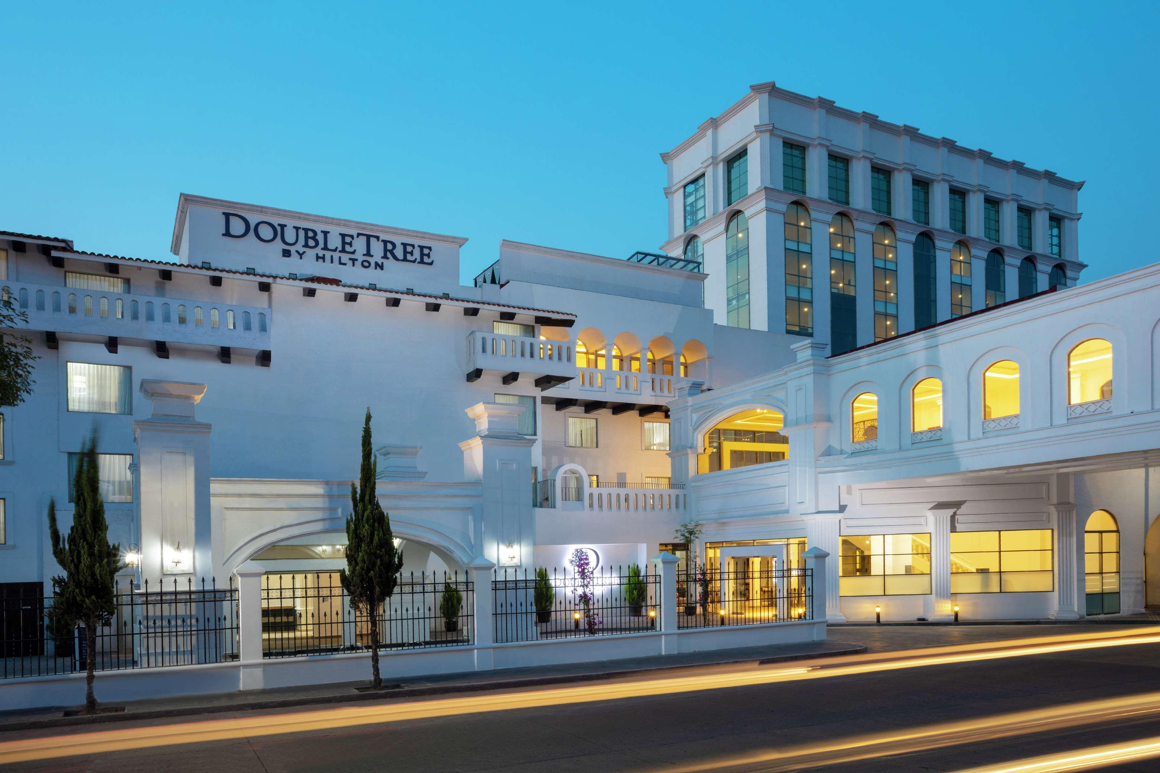 Hotel Doubletree By Hilton Toluca Esterno foto