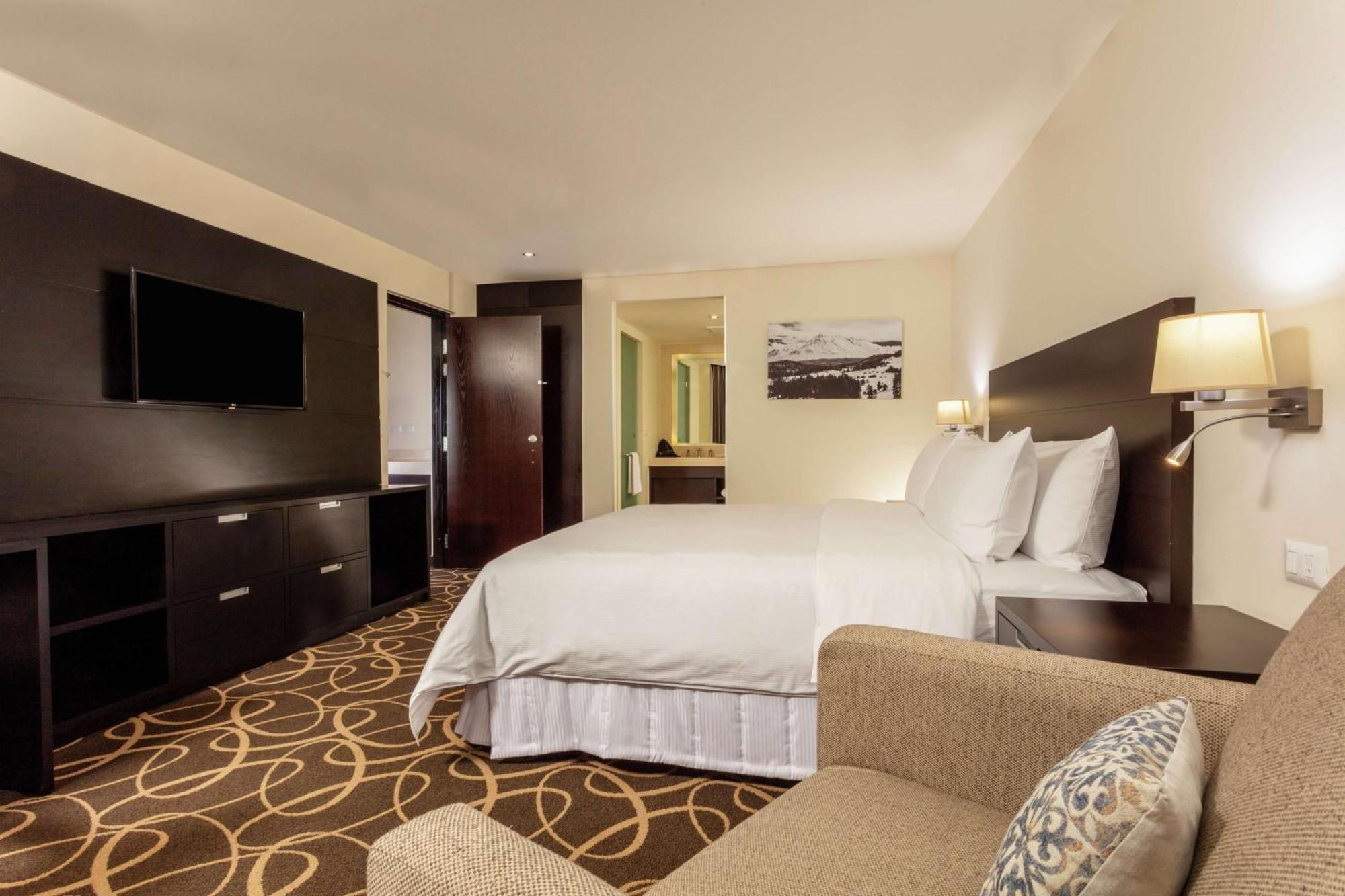 Hotel Doubletree By Hilton Toluca Esterno foto