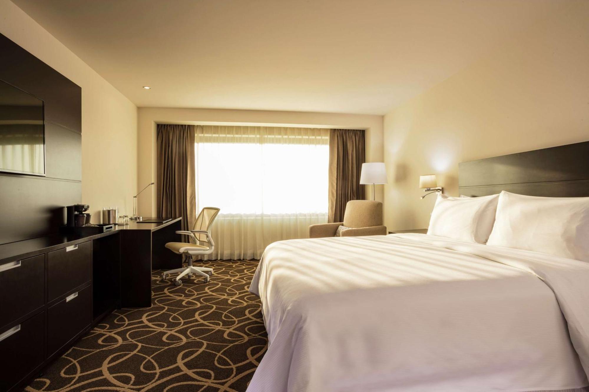 Hotel Doubletree By Hilton Toluca Esterno foto